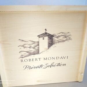 *SOLD* Robert Mondavi Wooden wine crate Box and Lid